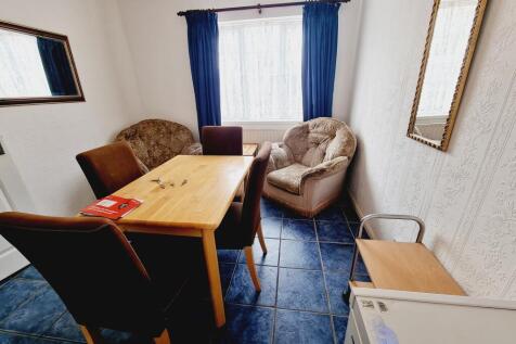 12 Queensway, Leamington Spa photo 3