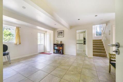 Hallway / Dining room