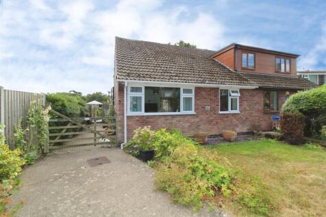 Front Garden/Garage