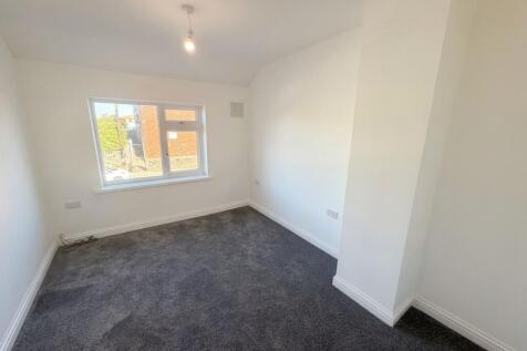 Broad Lane, Leeds, LS13 photo 5