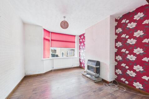2 - Terraced House for Auction, Kingswood.jpg