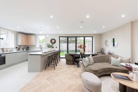 Stark Mews, E17