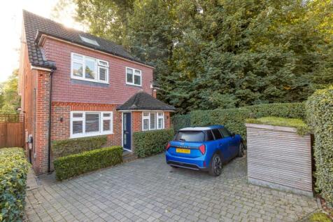 4-bed detached on Robyns Way, Sevenoaks, £3,500/mo