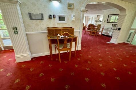 Lovell Court Communal Entrance