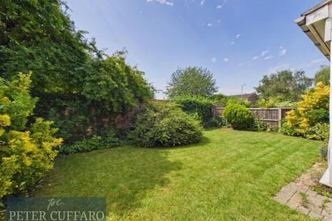 Lyttons Way, Hoddesdon, EN11 photo 4