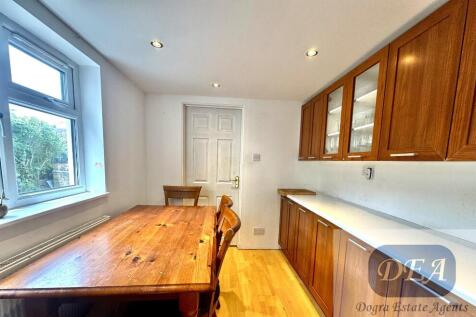 Canterbury Road, London, TW13 photo 4