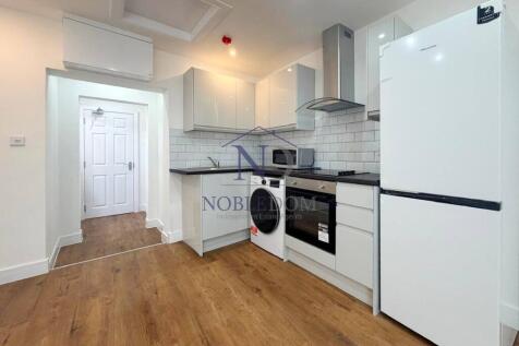 GROUND FLOOR STUDIO FLAT IN HOUNSLOW