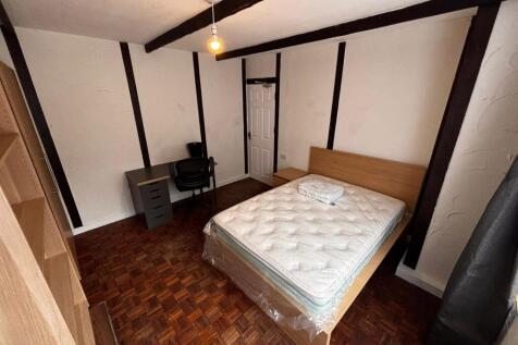 Room 1, St Albans Road West. Hatfield photo 2