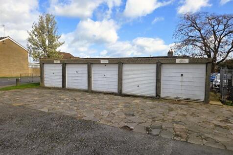 Garages at Selwood - Main 1.jpg