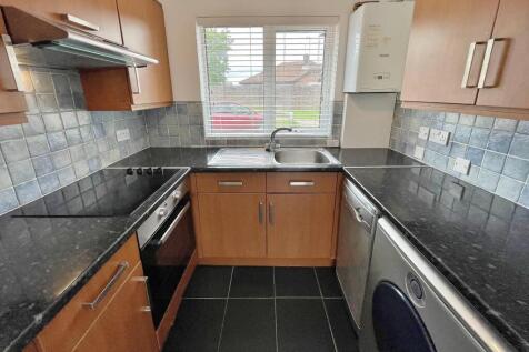 Wesley Close, Bewbush, Crawley, West Sussex, RH11 photo 3