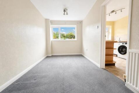 Lyster Avenue, Great Baddow, Chelmsford photo 5