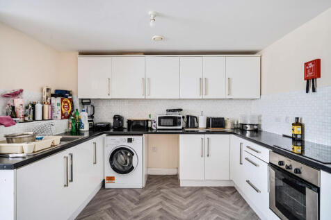 1358318-8-68d3c8f...