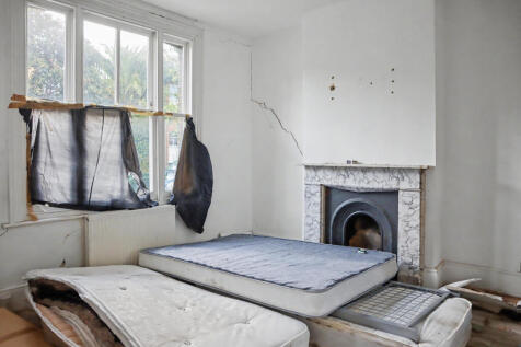 92 Robertson Street, Battersea London SW8 3TZ