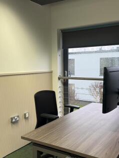 Office to rent Image 8