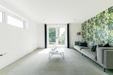 Helmsdale Court, 77 Woodcote Road4.jpg