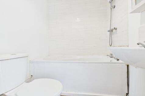 CAM04201G0-PR0061-STILL039