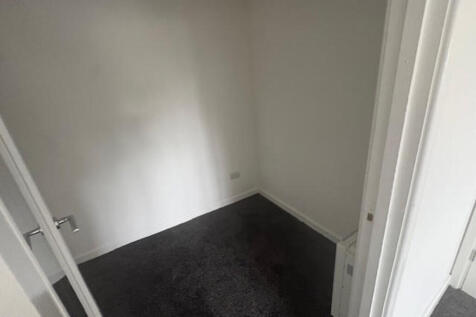 walk in wardrobe