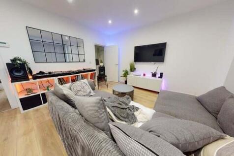 6 Bedroom Terraced in LS6 1DB