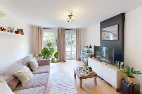 8-Cobden-Avenue-Living-Room.jpg