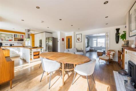 49 Westdene Drive-11.jpg