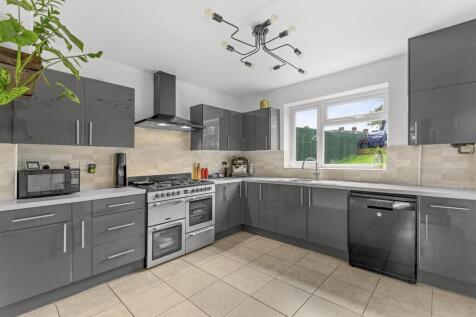 199 Totteridge Rd, HP13 7LE-8.jpg
