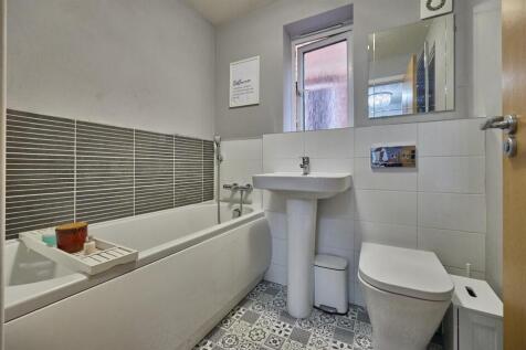 Bathroom to Side