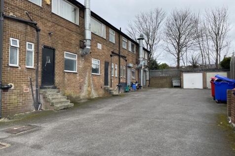 Retail Property (high street) to rent Image 8