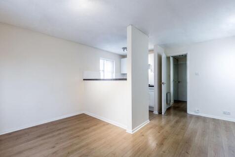 69 Ash Walk Sudbury Avenue photo 4