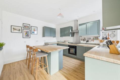 Breakfast Kitchen (Virtually Furnished)