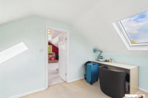 Walk-in Closet / Further Office