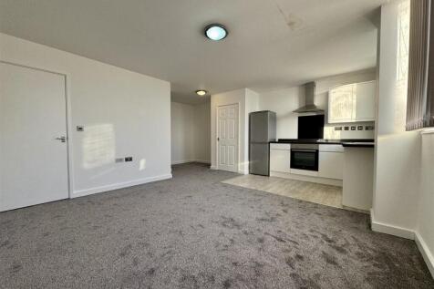 Living Room Pic 9.jpeg