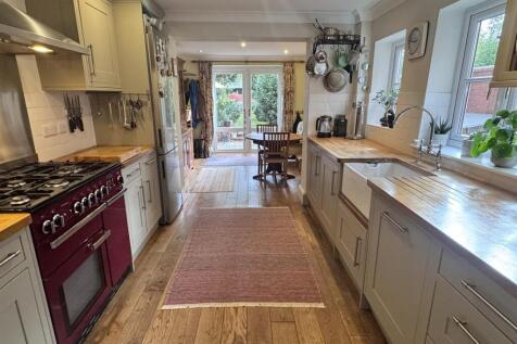 KITCHEN TO BREAKFAST ROOM.JPEG