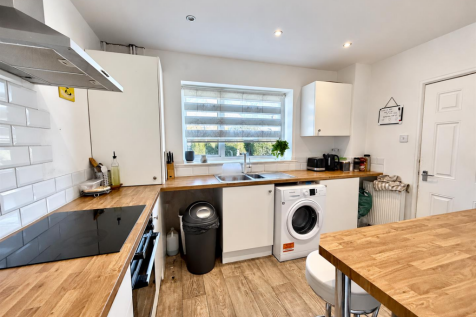Fitted  Breakfast Kitchen: