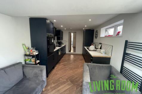 Longcross Street, Adamsdown, Cardiff photo 4