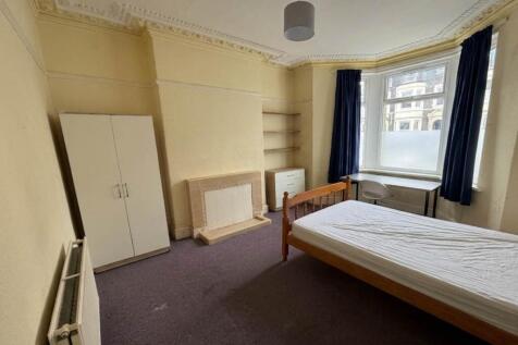 Colum Road , Cathays , Cardiff  photo 3