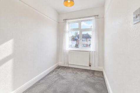 Amhurst Gardens, Isleworth, TW7 photo 4