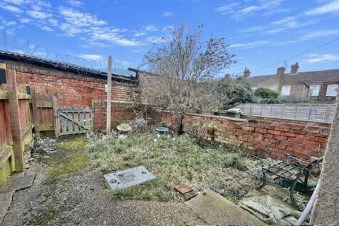 Rear garden view 2