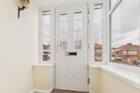 ENTRANCE PORCH