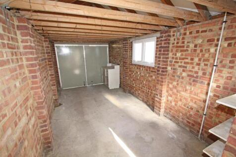 IMG_9747 garage.jpg