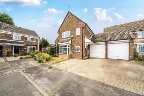 Towcester, NN12 - property photo