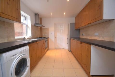 4-bed terraced on St Edwards Road, University Area, £2,200/mo