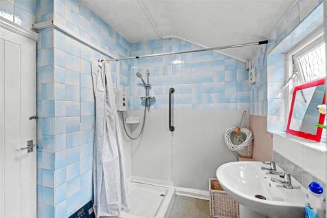 Shower Room_2.jpg