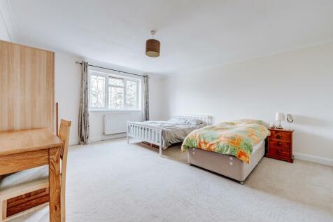 7 Bushby Avenue 2024 Final-31.jpg