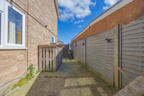 Ewemove Taunton - Charles Crescent (2)