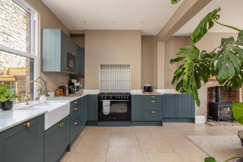 Potter Hill 49 Kitchen Dining Living Room-3.jpg