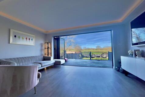 LOUNGE3MIDD