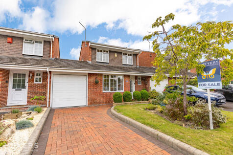 Ferndown, BH22 - property photo