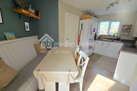 Narrowleaf Drive, Ringwood, Hampshire photo 4