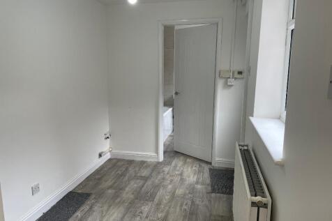Rear lobby/utility