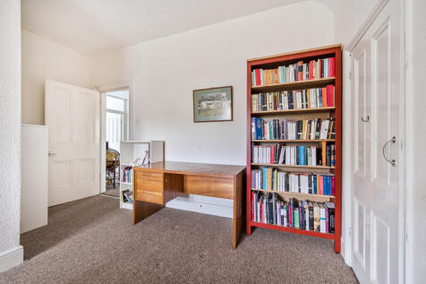 1348356-7-68b98fc...